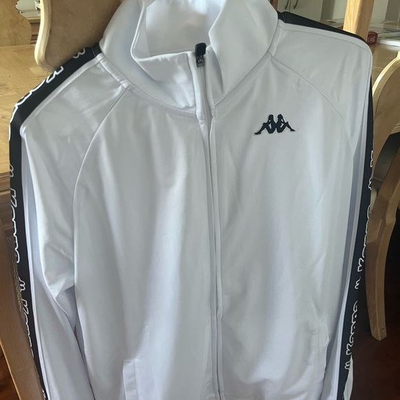 Jackets and hoodies to sale - Picture 9 of 10